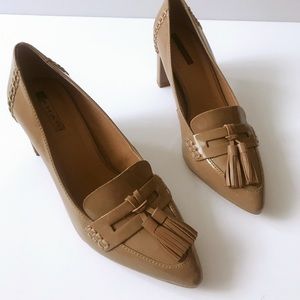 Tahari women’s 6.5 loafer style heels.